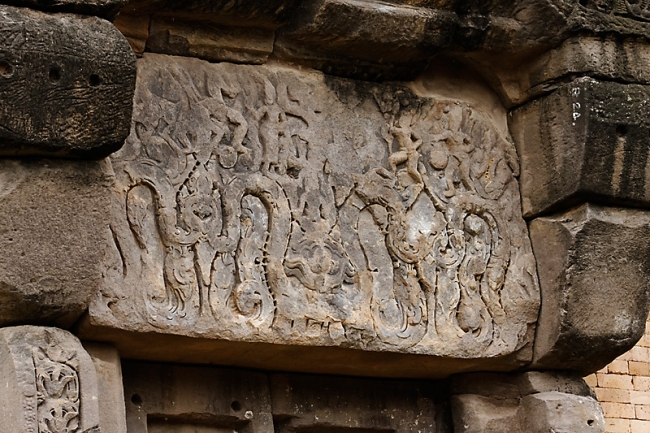 Prasat Sa Kamphaeng Yai-068